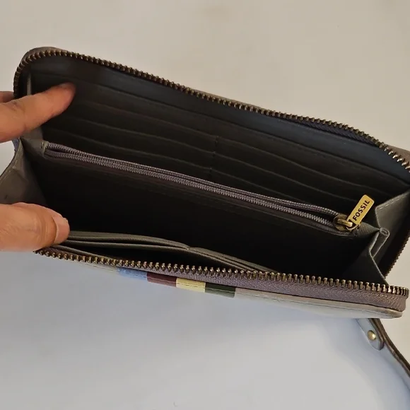 Fossil Beige Wallet with Colorful Stripes - Picture 12 of 16